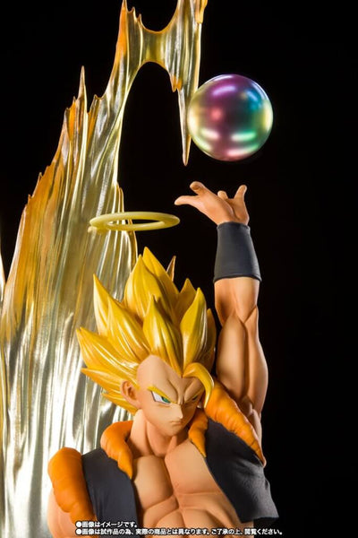 FIGUARTS ZERO Dragon Ball Z Super Saiyan Gogeta - Fusion Reborn